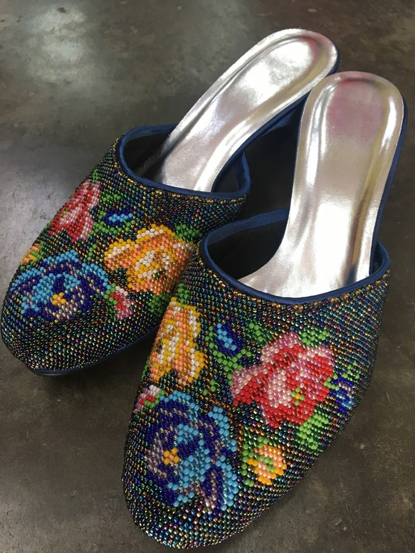 ◆ニョニャ　ビーズ刺繍　サンダル◆ closed toes 1枚目の画像