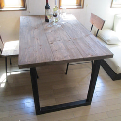 【サイズ約W1400×D700】アンティーク風ダイニングテーブル・角鉄脚アイアン　テーブル 2枚目の画像