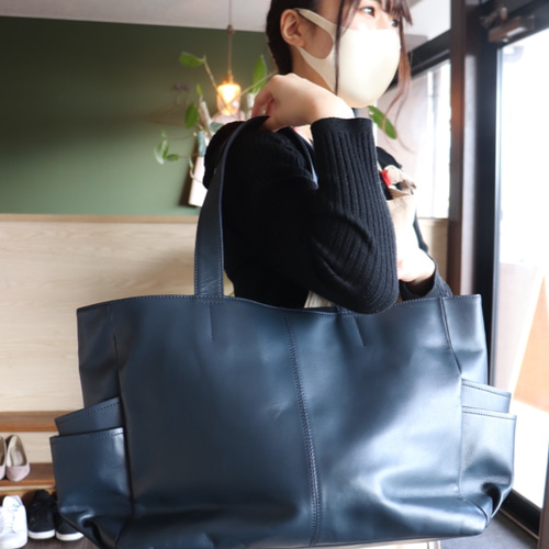 美品✨ペッレモルビダ　トートバッグ　シボ革　レザー　ネイビー　A4収納可　大容量 PELLE MORBIDA 最大42% 8/9限定 ペッレモルビダ トートバッグ