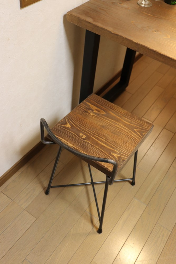 ハーフ背もたれ付き鉄足椅子　(1脚) 　13ミリ鉄仕様 6枚目の画像