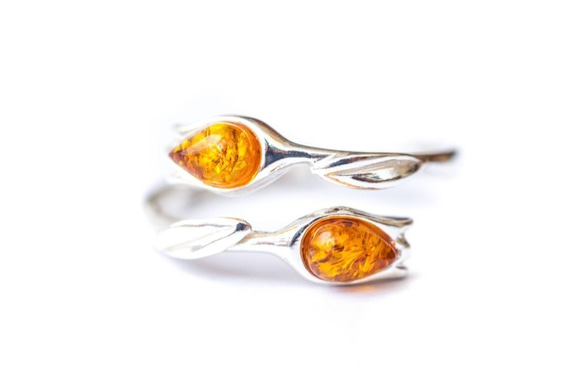 アンバー（琥珀）のジュエリー　指輪　-Amber Tulip Ring- 1枚目の画像