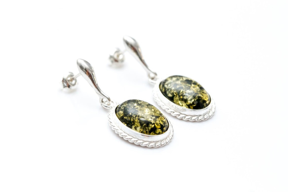 アンバー（琥珀）のジュエリー　ピアス　イアリング　Green Amber Quintessence Dangle Ear 2枚目の画像