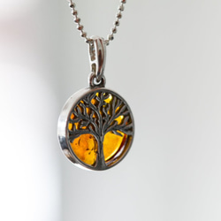 アンバー（琥珀）のジュエリー ペンダント Slice Tree of Life Charm Pendant 7枚目の画像