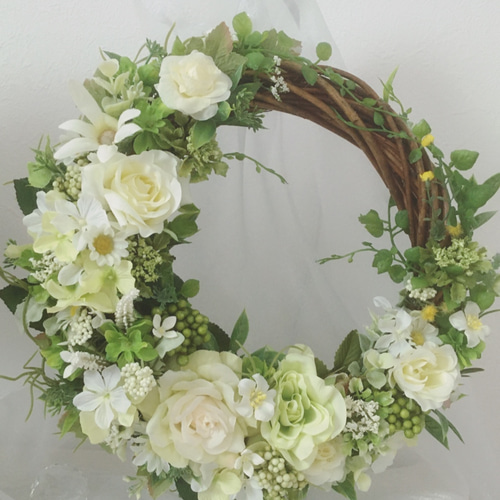 大人気ナチュラル☘フラワーリース【白バラとグリーンの壁掛けリース