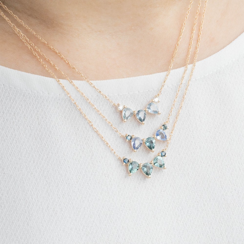 サファイアネックレス ✴︎ 天然ブルーサファイア✴︎彫金ネックレス K14金 YG　【一点物】