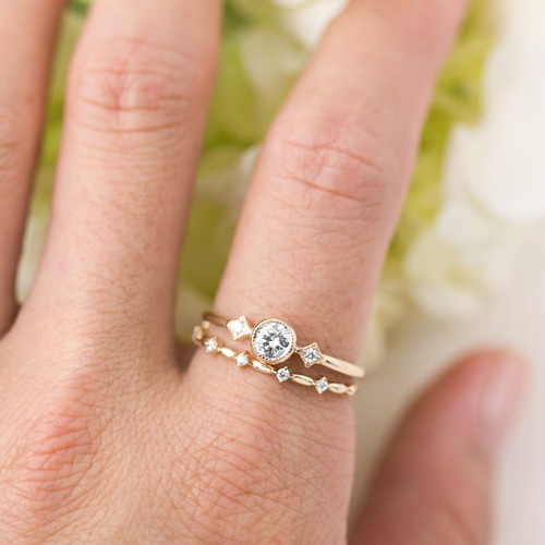 ムーン＆スターリング ブリリアントカットダイヤモンド婚約指輪 