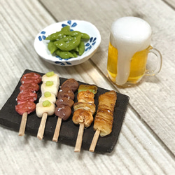 【再販】焼き鳥盛り合わせと枝豆ビールの居酒屋セット【ミニチュアフード】 3枚目の画像