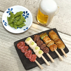 【再販】焼き鳥盛り合わせと枝豆ビールの居酒屋セット【ミニチュアフード】 4枚目の画像