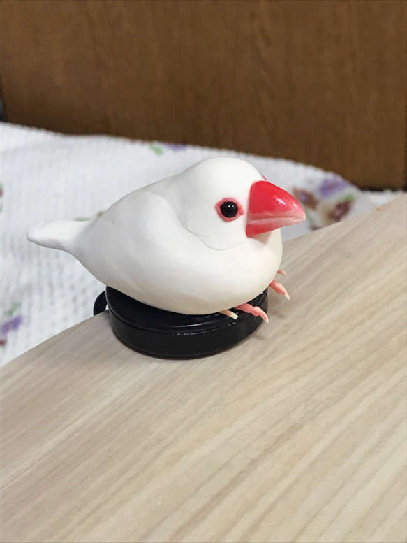 【ほぼ原寸大】うとうともっちり飼い主を見守る文鳥のバッグハンガー【テレワークにも！】 4枚目の画像