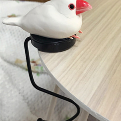 【ほぼ原寸大】うとうともっちり飼い主を見守る文鳥のバッグハンガー【テレワークにも！】 7枚目の画像