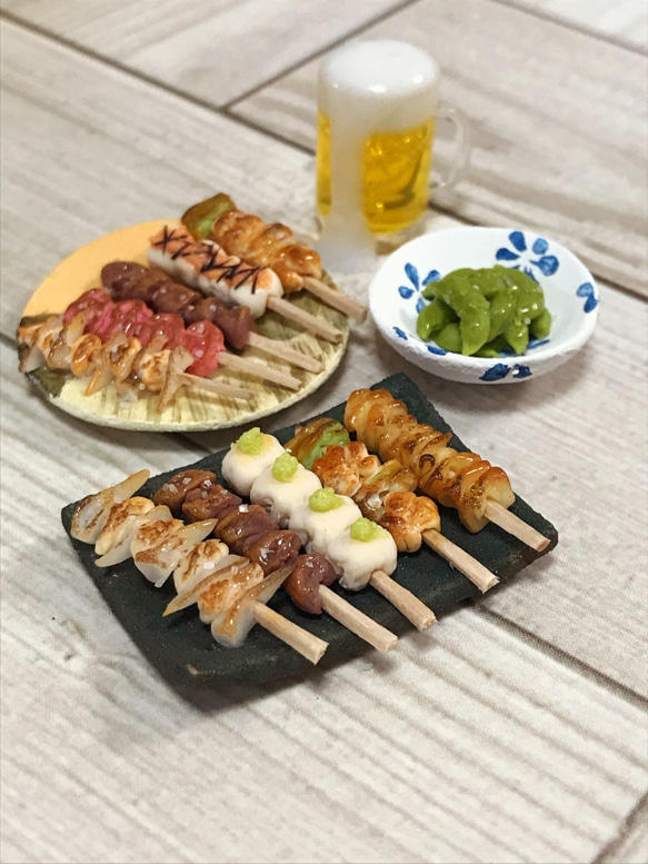 焼き鳥盛り合わせと枝豆ビールの大満足な居酒屋セットA【ミニチュアフード】 2枚目の画像