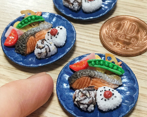 食品サンプル】鮭とおにぎりのワンプレートごはん【ミニチュアフード