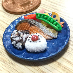 【食品サンプル】鮭とおにぎりのワンプレートごはん【ミニチュアフード】 2枚目の画像