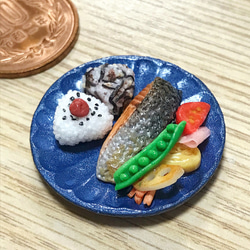 【食品サンプル】鮭とおにぎりのワンプレートごはん【ミニチュアフード】 3枚目の画像