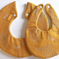 紫陽花の刺繍柄(イエロー)形を選べるスタイ 2枚目の画像