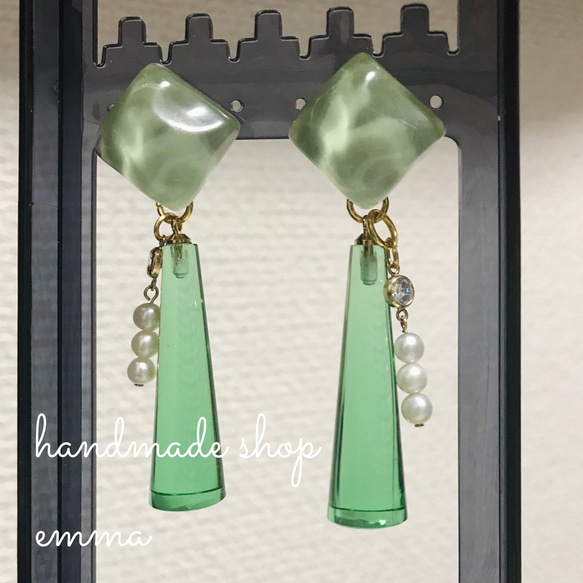 【どれでも2点で3000円】 emma/green×gold 水面ピアス 3枚目の画像