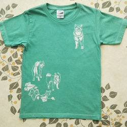 型染め130㎝動物子供Tシャツ  ～柴犬&アイビー～  エメラルドグリーン色 1枚目の画像