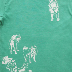 型染め130㎝動物子供Tシャツ  ～柴犬&アイビー～  エメラルドグリーン色 3枚目の画像