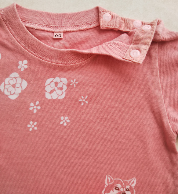 型染め90㎝動物子供Tシャツ  ～柴犬～ サーモンピンク色 2枚目の画像