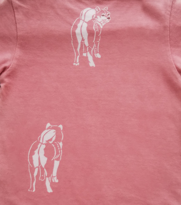 型染め90㎝動物子供Tシャツ  ～柴犬～ サーモンピンク色 3枚目の画像