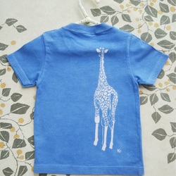 型染め90㎝動物子供Tシャツ ～きりん～  水色 2枚目の画像