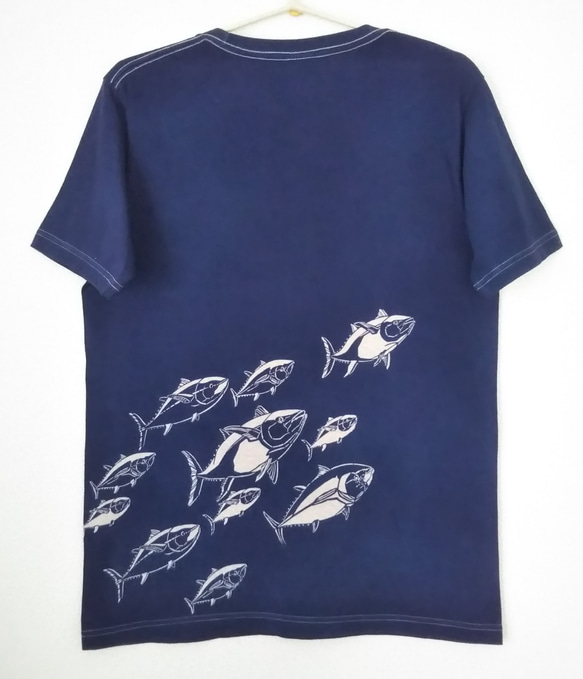 型染めLサイズお魚Tシャツ (男女兼用) ～マグロ&カサゴ～ 紺色 5枚目の画像