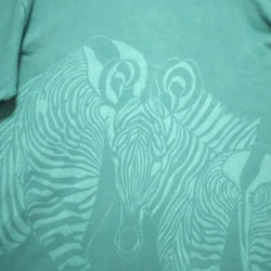 型染めLサイズ動物Tシャツ(男女兼用) ～シマウマ～ エメラルドグリーン色 4枚目の画像