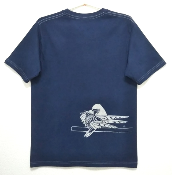 型染めMサイズ動物Tシャツ(男女兼用) ～インコ～ 紺色 5枚目の画像