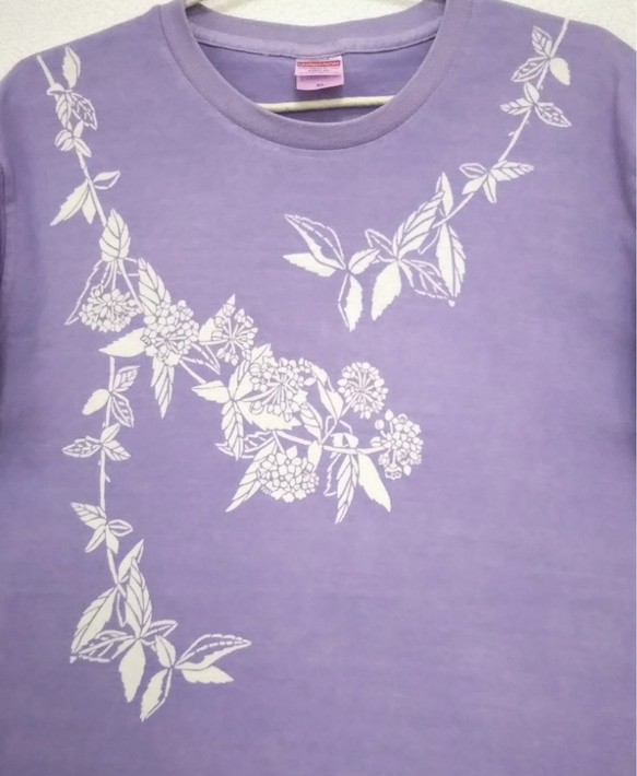 型染めXLサイズお花Tシャツ (男女兼用) ～こでまり～ 薄紫色 3枚目の画像