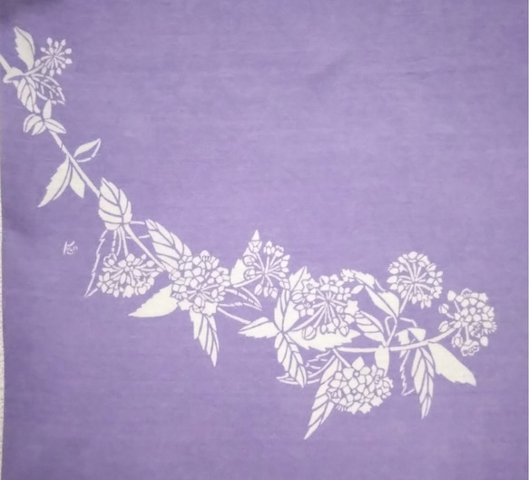 型染めXLサイズお花Tシャツ (男女兼用) ～こでまり～ 薄紫色 4枚目の画像