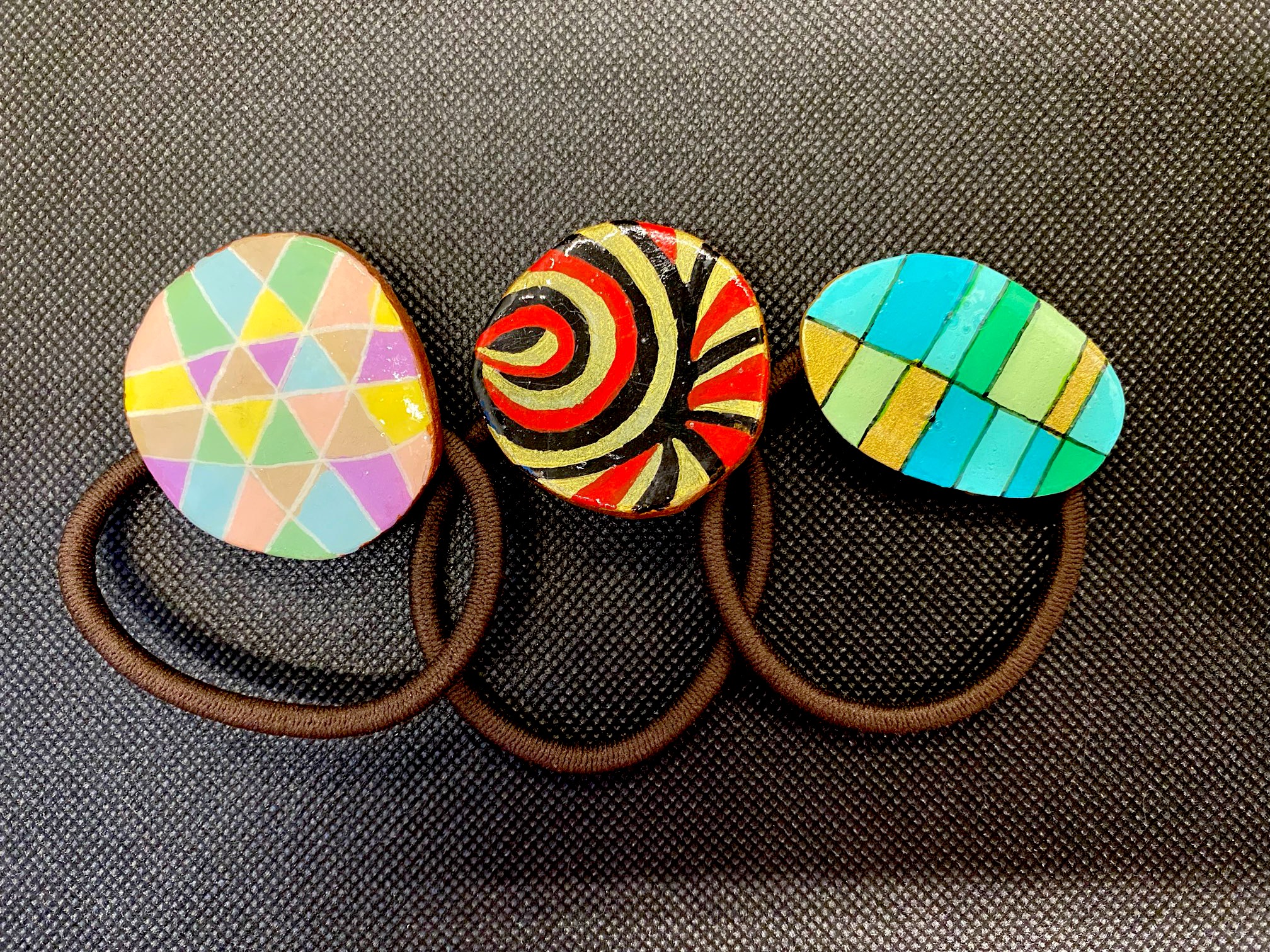 石塑粘土によるヘアゴム ヘアゴム chirai1214 通販 12361848｜Creema