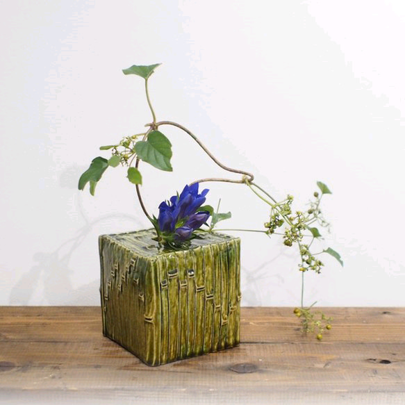 竹をモチーフにした四角い花器 Bamboo motif Series -Square flower vases- 1枚目の画像