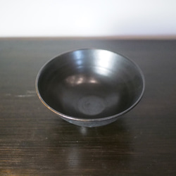 ぴかぴか白いご飯がひきたつ、黒いめし碗。　ｂ1 3枚目の画像