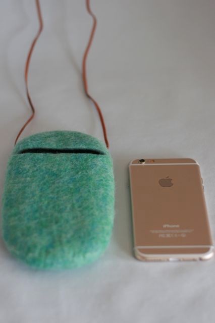 iPhoneポシェット cocoon（限定色・ミントグリーン）Lサイズ