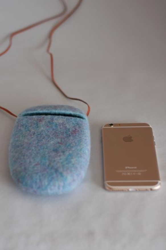 iPhoneポシェット cocoon（限定色・ブルー）Lサイズ 1枚目の画像