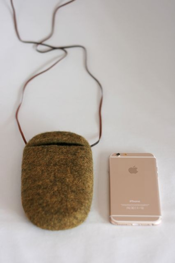 iPhoneポシェット cocoon（限定色・苔色）Lサイズ 7枚目の画像