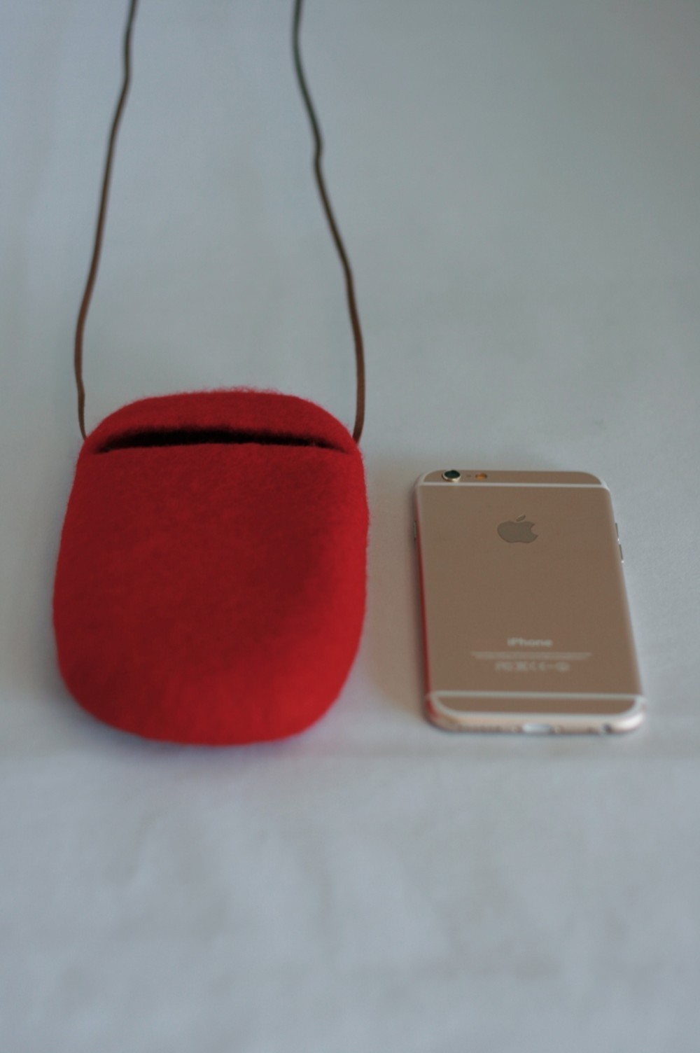 iPhoneポシェット cocoon（赤）Lサイズ