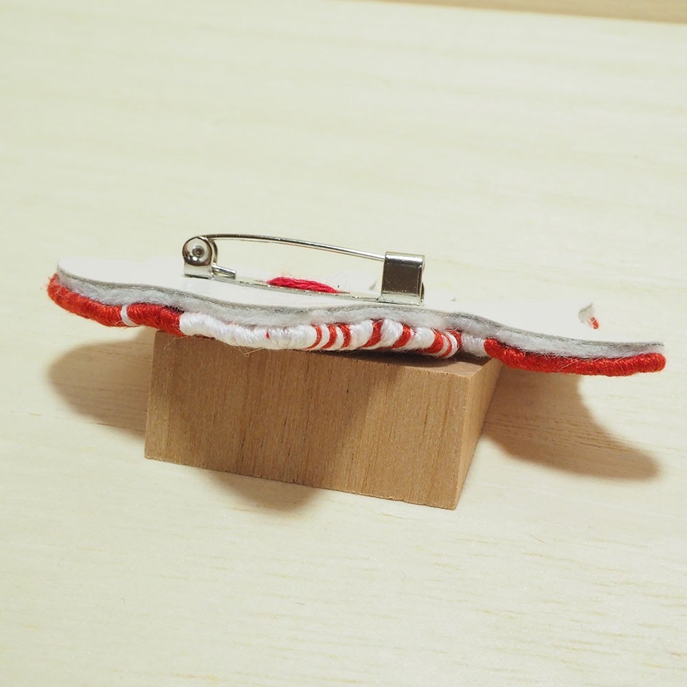 手刺繍ブローチ｜金魚(和金・大)