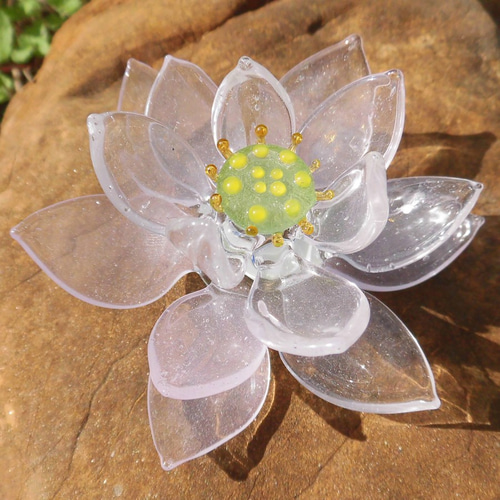 一点モノ 蓮（ハス）の花と鯉 オブジェ ガラス工芸 インテリア 置物 ガラス細工 一点モノ 蓮（ハス）の花と鯉 オブジェ ガラス工芸 インテリア