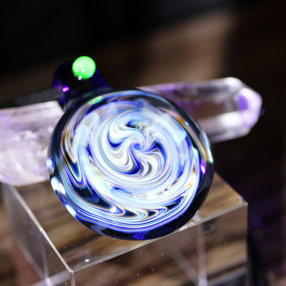 スイッチバック ガラス ペンダント 1枚目の画像