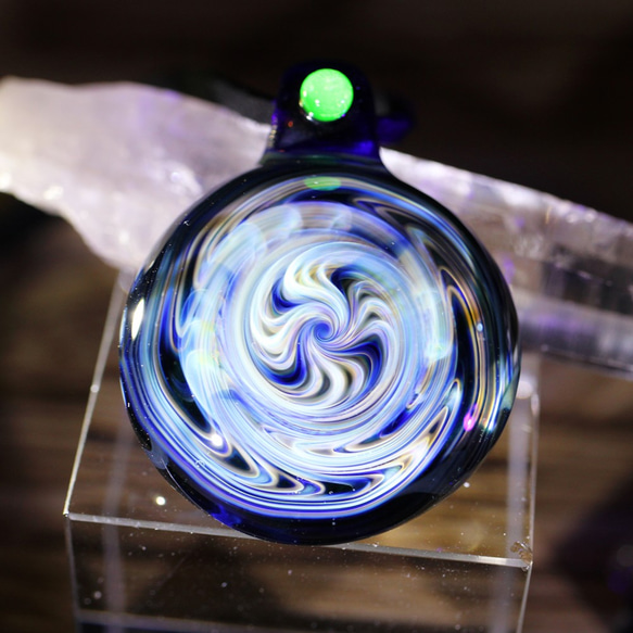 スイッチバック ガラス ペンダント 2枚目の画像