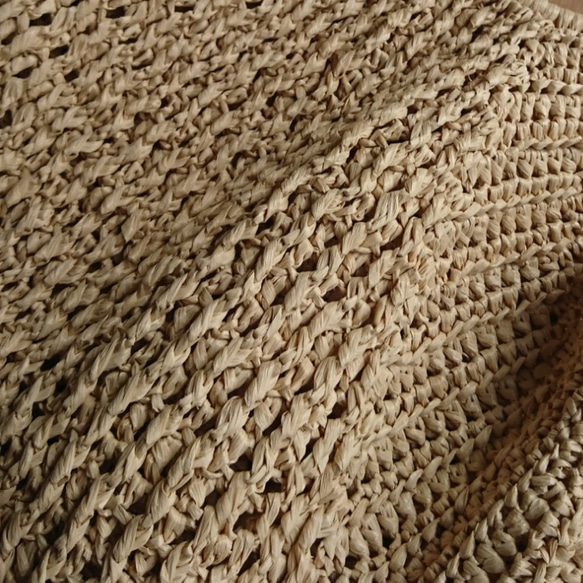 【受注制作】引き上げ模様編みが可愛い！丸持ち手のナチュラルカゴバッグ 4枚目の画像