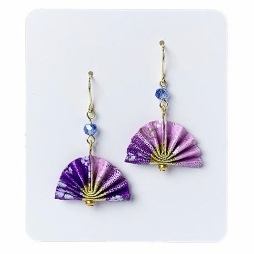 【和モダンでお洒落♪】CHANEL 和柄扇子×フラワー ピアス ピアス 和風 桜 折り鶴 扇子 | ピアス,ピアス,和風 | Mignon de