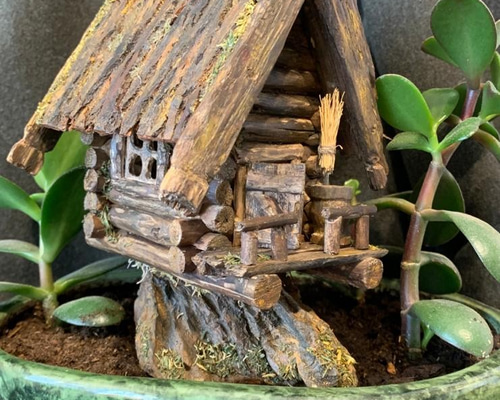 ロシア伝承の高床式倉庫、家、木造 木材・板 Tomtom 通販