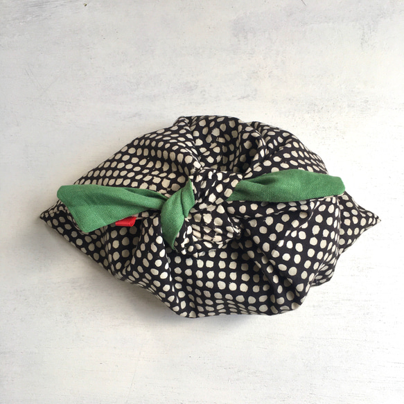 インド綿のリバーシブルお弁当袋（水玉×グリーン） 1枚目の画像