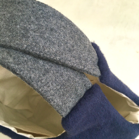 毛足短めファーの小さめ丸底トートバッグ（紫紺） 5枚目の画像