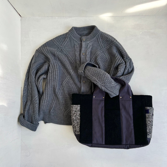 ウールの持ち手太め秋冬トートバッグ（ブラック） 6枚目の画像