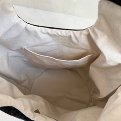 暖かウールの小さめ丸底トートバッグ（チャコールグレー ストライプ柄） 6枚目の画像