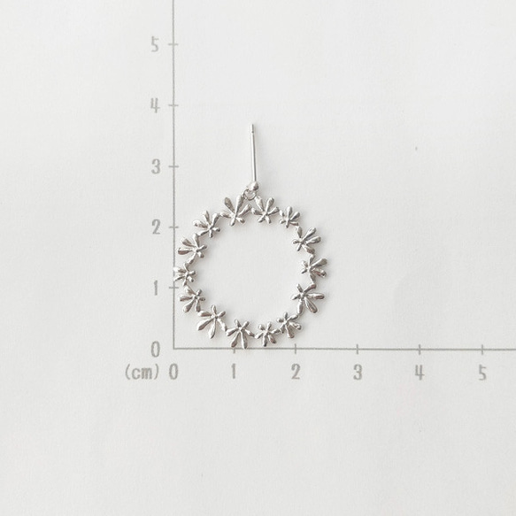 セリ科の花のピアスC 2枚目の画像