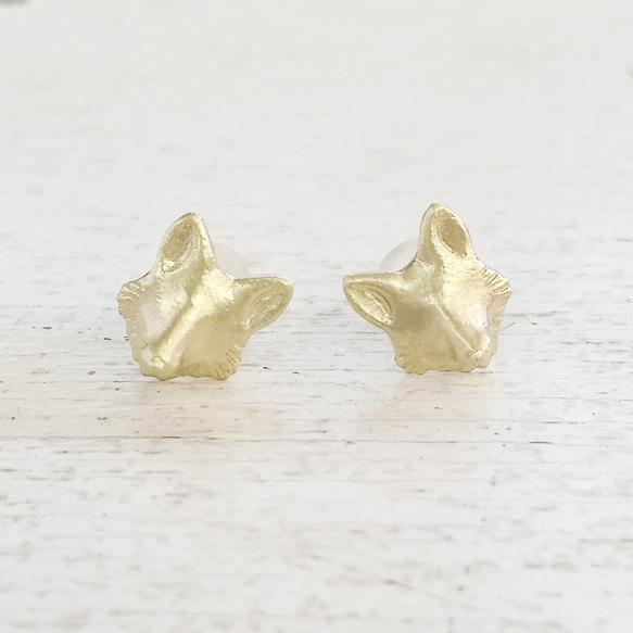 kitona 木製 キツネのピアス キツネ尻尾ピアス（赤狐） | EmiriA online shop
